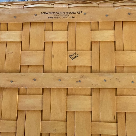 Longaberger Large Serving Basket Signed in 2002 - Picture 2 of 11